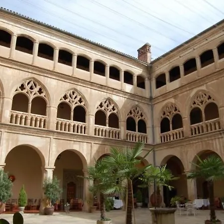 Hospederia Del Real Monasterio 2*