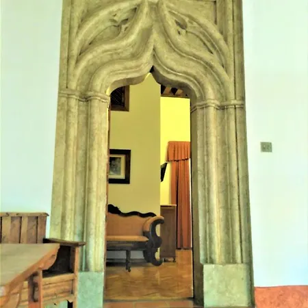 Hospederia Del Real Monasterio 2*
